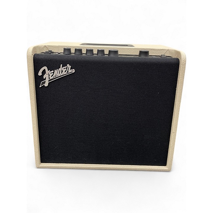 Fender Used Fender Mustang LT25 25W 1x8 Guitar Combo Amp
