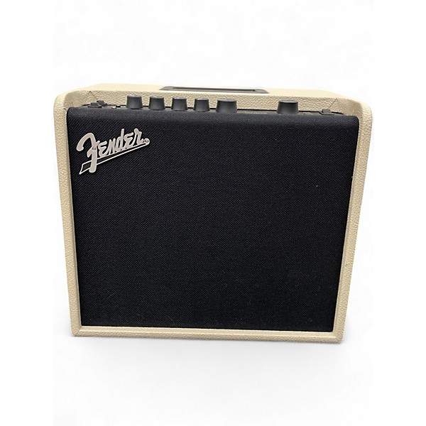 Fender Used Fender Mustang LT25 25W 1x8 Guitar Combo Amp