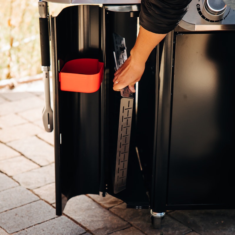 Genesis E-330 Gas Grill (Liquid Propane)