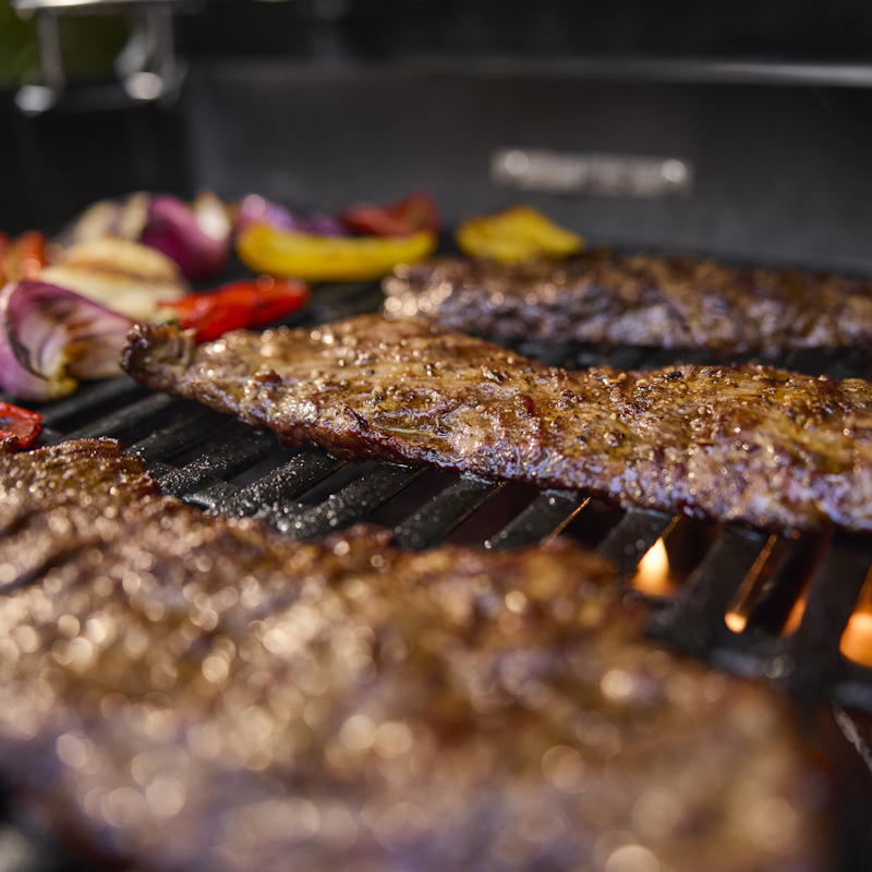 Spirit® EP-325 Gas Grill Stealth® Edition (Natural Gas)