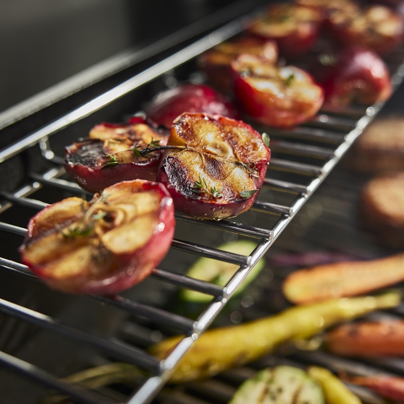 Genesis E-335 Gas Grill (Natural Gas)