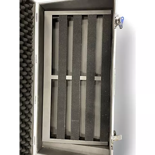 Used Pedaltrain CLASSIC PRO WITH TOUR CASE AND WHEELS Pedal Board