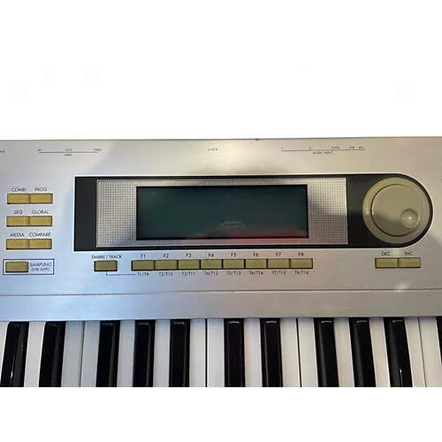 Used KORG Triton Le 61 Key Keyboard Workstation