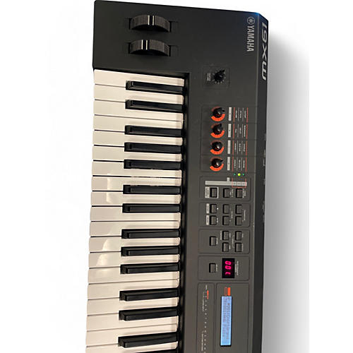 Used Yamaha MX61 61 Key Keyboard Workstation