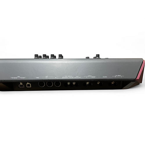 Used Yamaha MOXF6 61 Key Keyboard Workstation