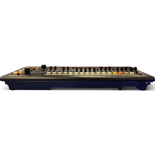 Used Roland JU-06A Synthesizer