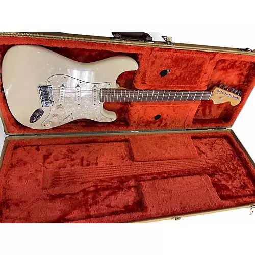 Used 2000 Fender American Deluxe Stratocaster White Blonde Solid Body Electric Guitar White Blonde
