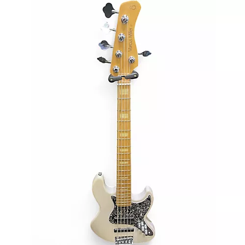 Used Sire Marcus Miller V7 Alder White Electric Bass Guitar White