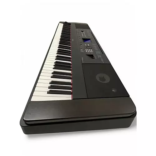 Used Yamaha DGX650 88 Key Portable Keyboard