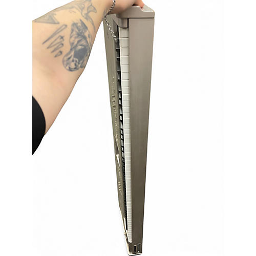 Used KORG Triton Studio 88 Key Keyboard Workstation