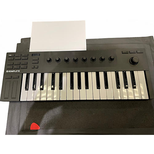 Used Native Instruments komplete m32 MIDI Controller