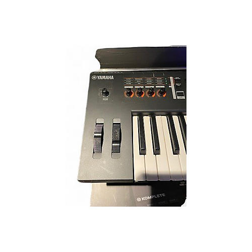 Used Yamaha Motif XF8 88 Key Keyboard Workstation