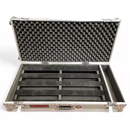 Used Pedaltrain Classic Pro Pedalboard with Hardcase Pedal Board
