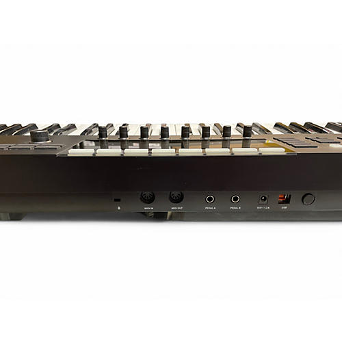 Used Native Instruments Komplete Kontrol S49 MK2 MIDI Controller