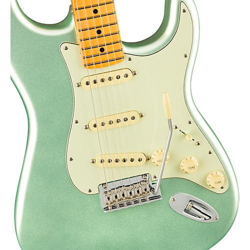 Fender American Professional II Stratocaster Maple Fingerboard Electric Guitar Black