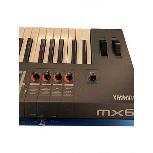 Used Yamaha MX61 61 Key Keyboard Workstation
