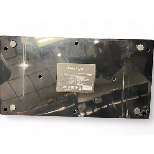 Used Behringer td-3-mo-bk Synthesizer