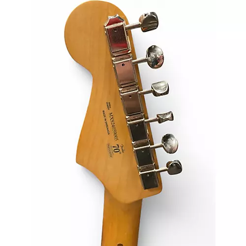 Used Fender Modern Player Stratocaster HSS Daphne Blue Solid Body Electric Guitar Daphne Blue