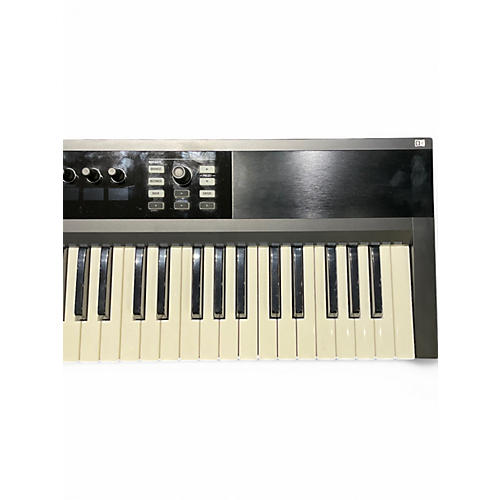 Used Native Instruments Komplete Kontrol S61 MIDI Controller