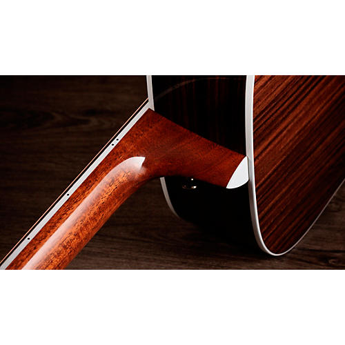 Taylor 810e Legacy Dreadnought Acoustic-Electric Guitar Natural