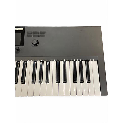 Used Native Instruments Komplete Kontrol S61 MIDI Controller