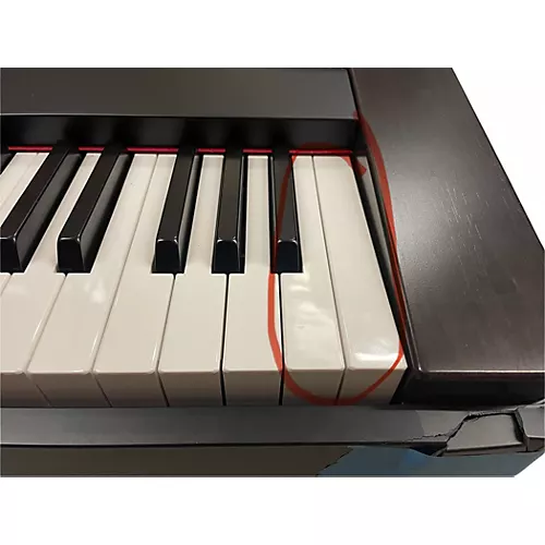 Used Yamaha DGX650 88 Key Portable Keyboard