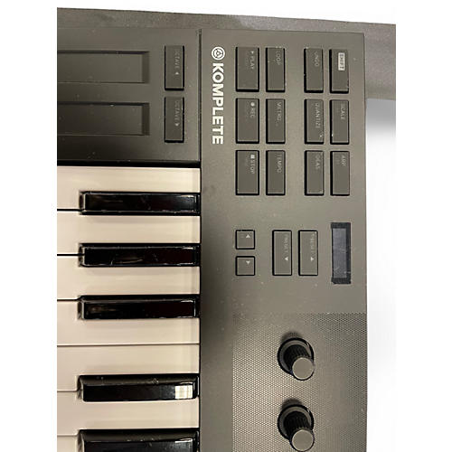 Used Native Instruments komplete m32 MIDI Controller
