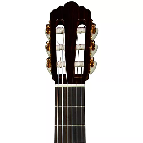 Yamaha GC42 Handcrafted Classical Guitar Spruce