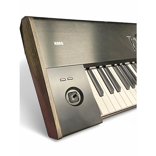 Used KORG Nautilus 88 Key Keyboard Workstation