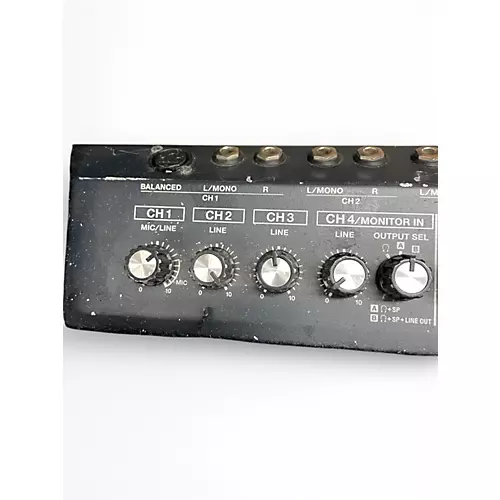 Used Roland Kc600 Keyboard Amp