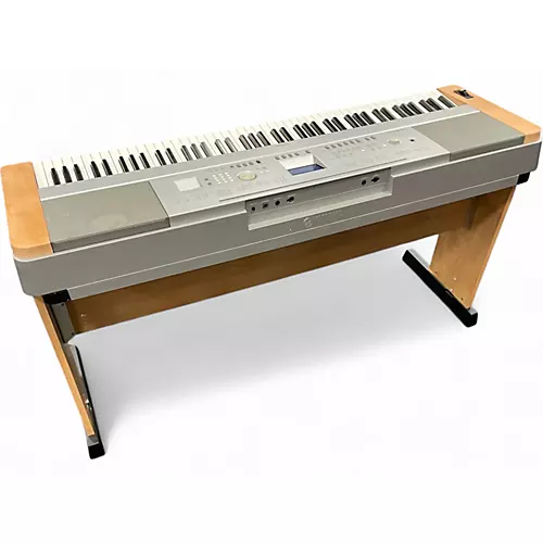 Used Yamaha DGX640 88 Key Digital Piano