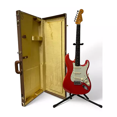 Used 2024 Fender American Vintage II 1961 Stratocaster  Fiesta Red Solid Body Electric Guitar Fiesta Red