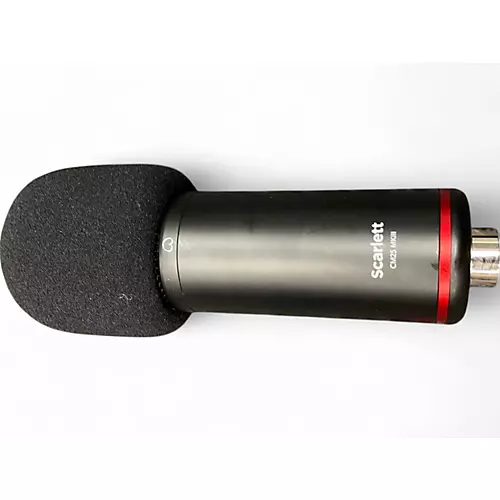 Used Focusrite SCARLETT 2I2 GEN 4 STUDIO BUNDLE Audio Interface