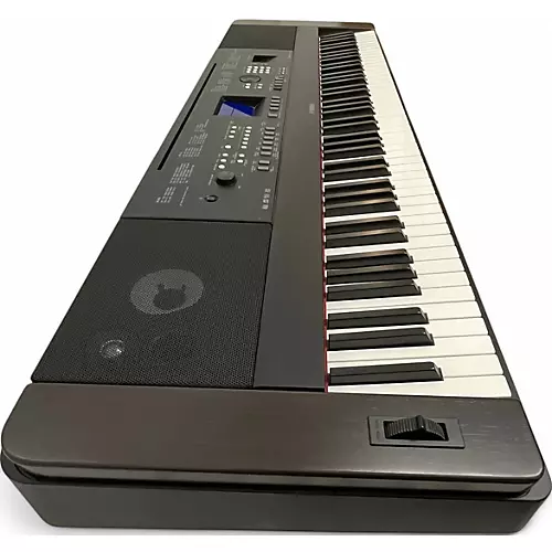 Used Yamaha DGX650 88 Key Portable Keyboard