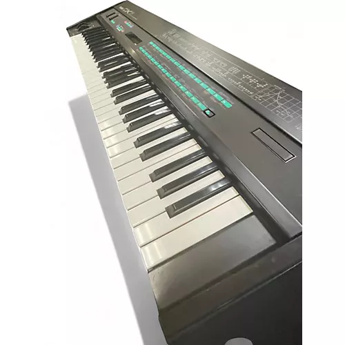 Used Yamaha DX7 Synthesizer