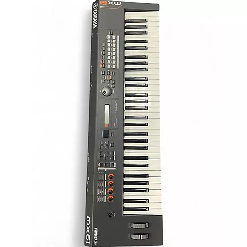 Used Yamaha MX61 61 Key Keyboard Workstation