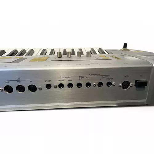 Used KORG Triton Le 61 Key Keyboard Workstation