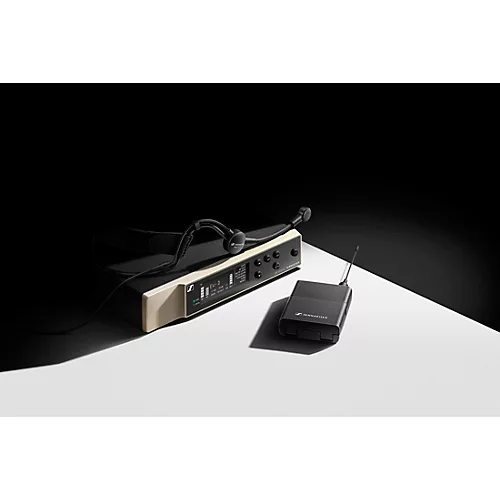 Sennheiser EW-D Evolution Wireless Digital System With ME 3 Cardioid Headset Microphone R1-6