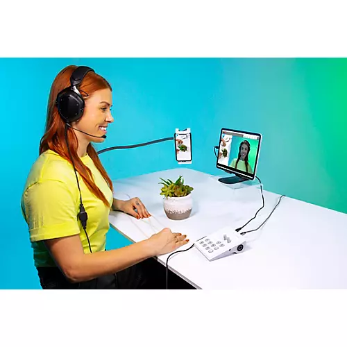 Roland GO:LIVECAST Livestreaming Studio for Smartphones