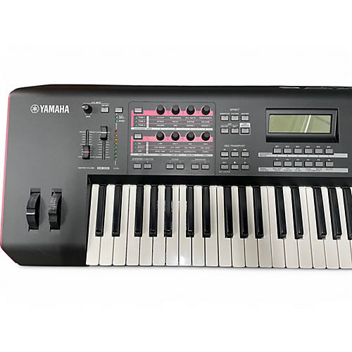 Used Yamaha MOXF6 61 Key Keyboard Workstation