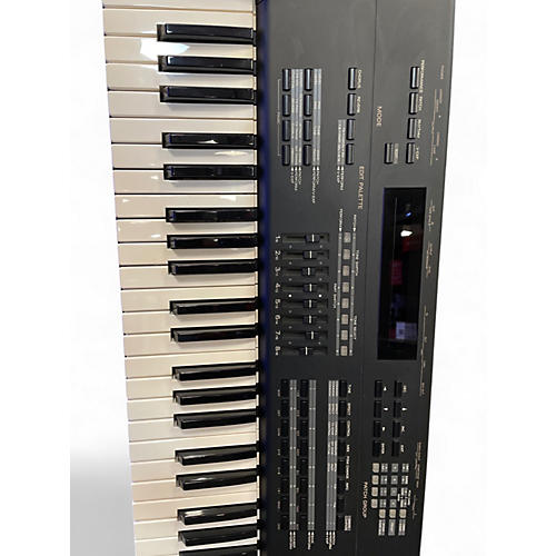 Used Roland JV1000 Keyboard Workstation