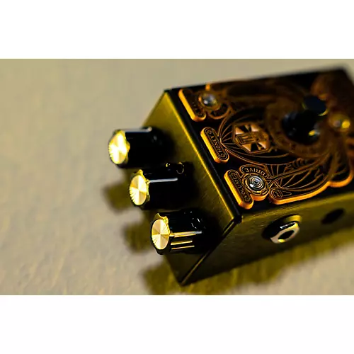 Beetronics FX Nectar Tone Sweetener Babee Series Overdrive & Fuzz Effects Pedal Black Anodized