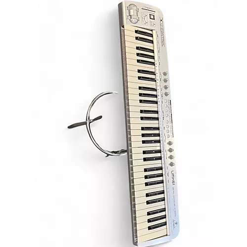 Used Behringer UMX61 Synthesizer