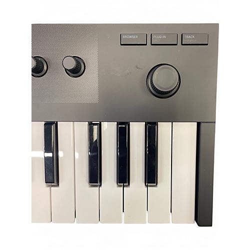 Used Native Instruments Komplete Kontrol M32 MIDI Controller
