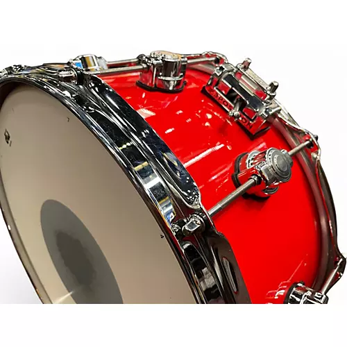 Used DW 6.5X14 Design Series Snare Holiday Special Red Drum Holiday Special Red 15