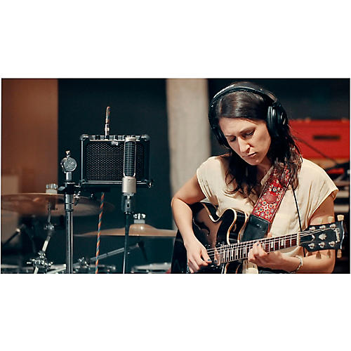 IK Multimedia iRig Micro Amp 15W 1x4 Battery-Powered Guitar Combo Amp Black