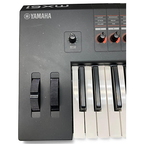 Used Yamaha MX61 61 Key Keyboard Workstation