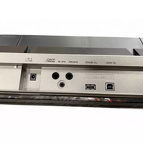 Used Yamaha psrE443 Portable Keyboard