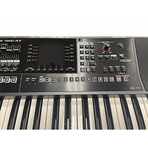 Used Roland E-A7 Arranger Keyboard