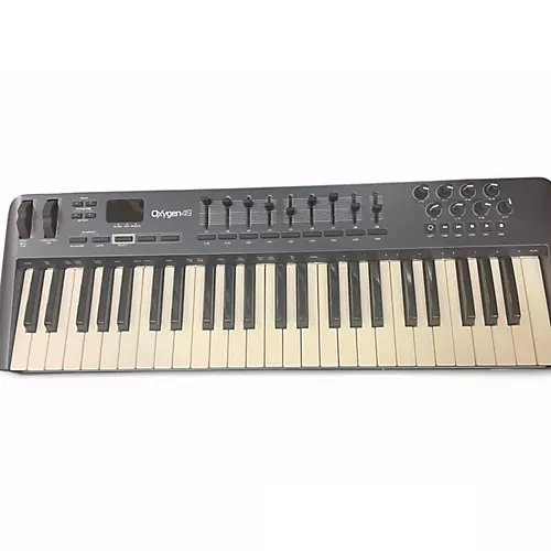 Used M-audio oxygen 49